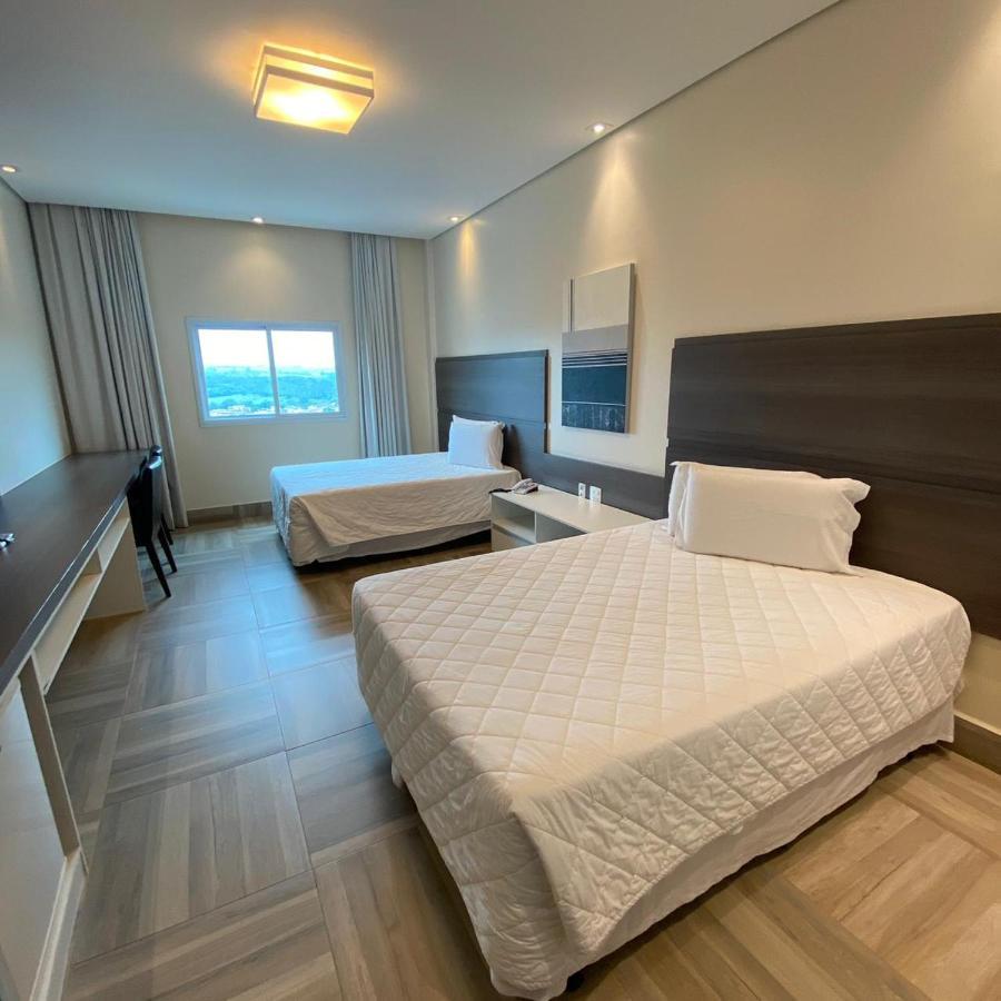 Itu Plaza Hotel Luaran gambar