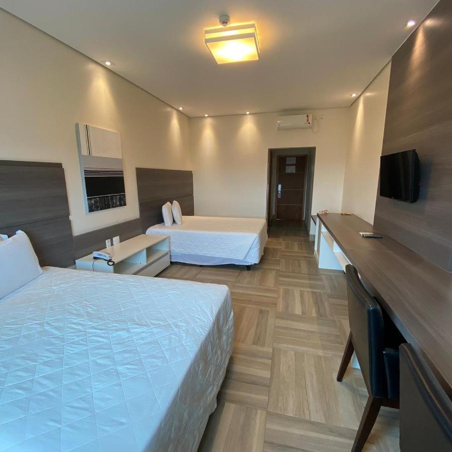 Itu Plaza Hotel Luaran gambar