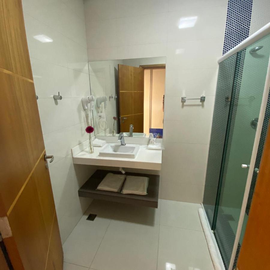 Itu Plaza Hotel Luaran gambar