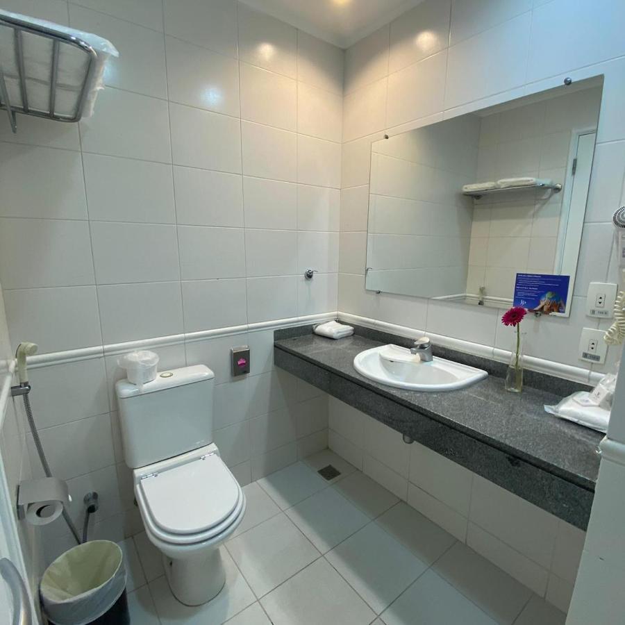 Itu Plaza Hotel Luaran gambar