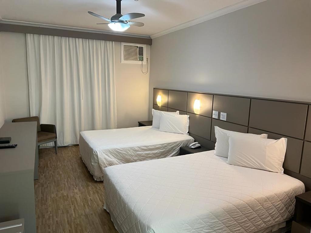 Itu Plaza Hotel Luaran gambar