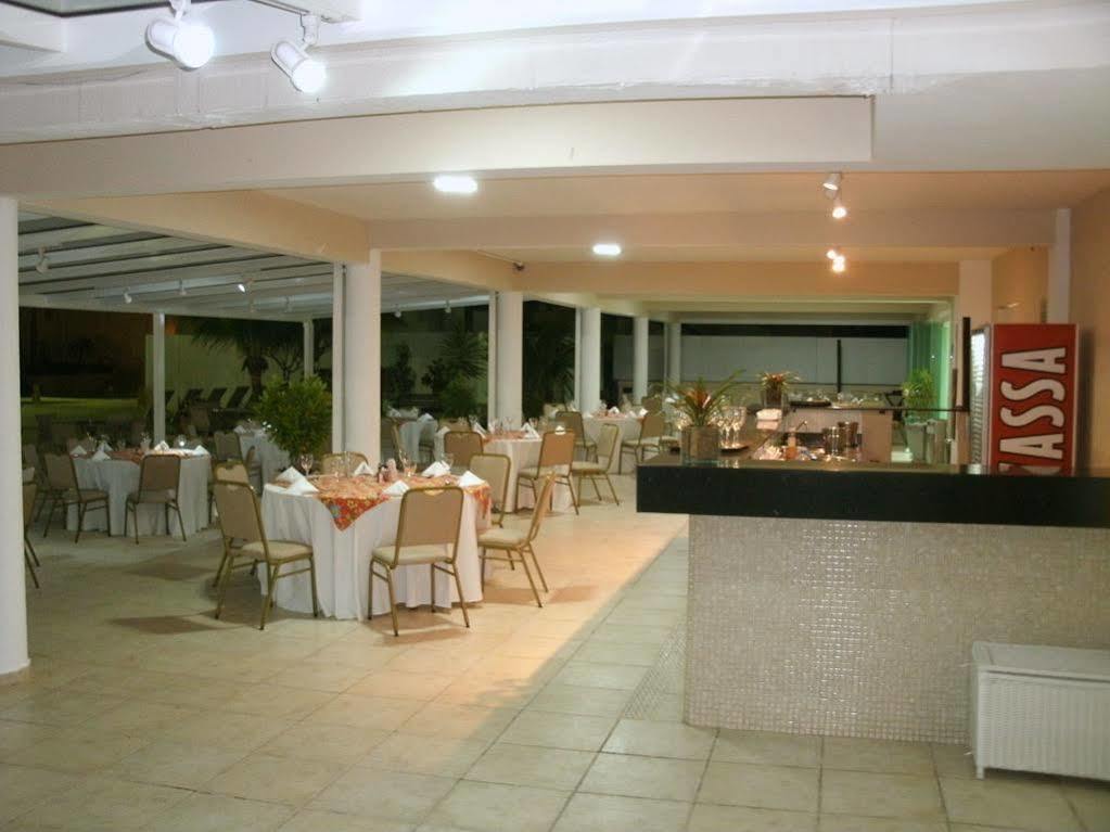 Itu Plaza Hotel Luaran gambar