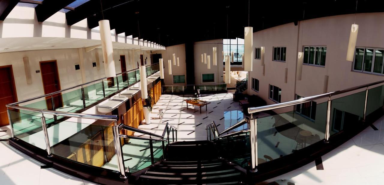 Itu Plaza Hotel Luaran gambar